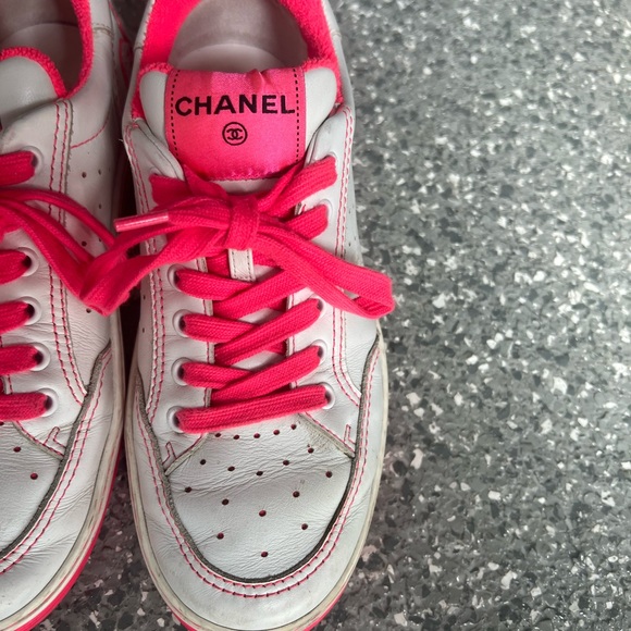 Interlocking CC Logo Calfskin Sneakers - Picture 5 of 8